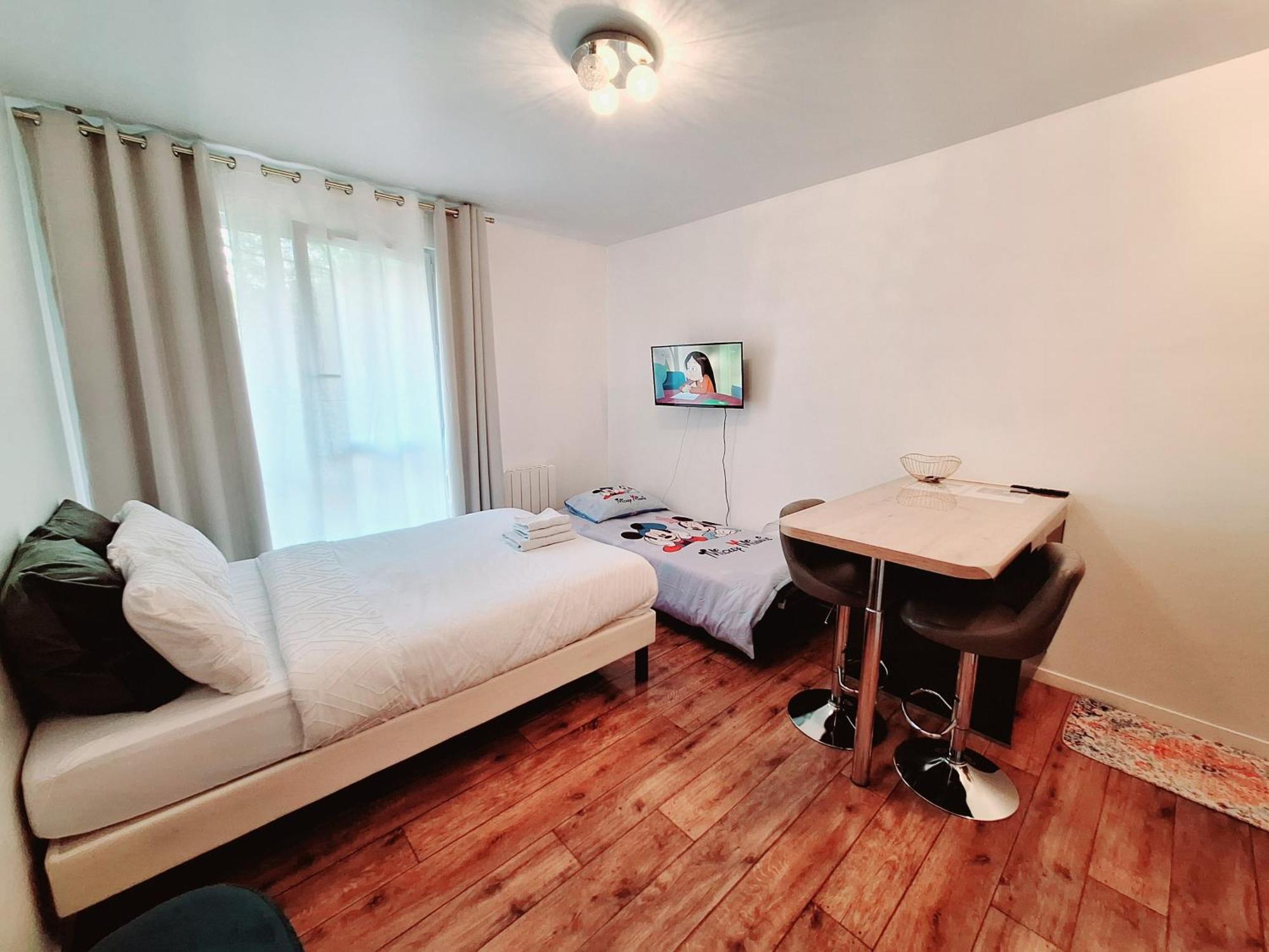 Studio Alpha - 2Min By Train To Disneyland Or 20Min Walk - 5Min Walk To "Val D'Europe" Station 蒙泰夫兰 外观 照片